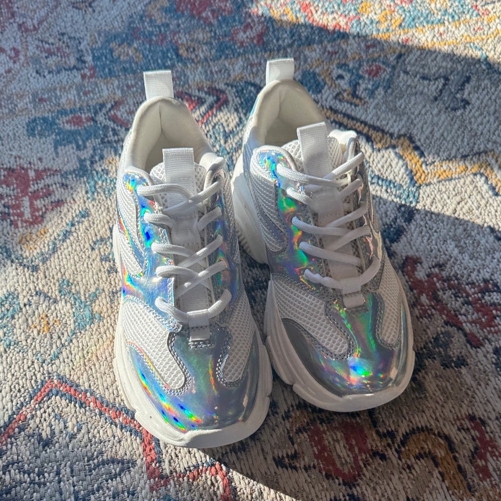 Kids Holographic Sneakers - Picture 3 of 6
